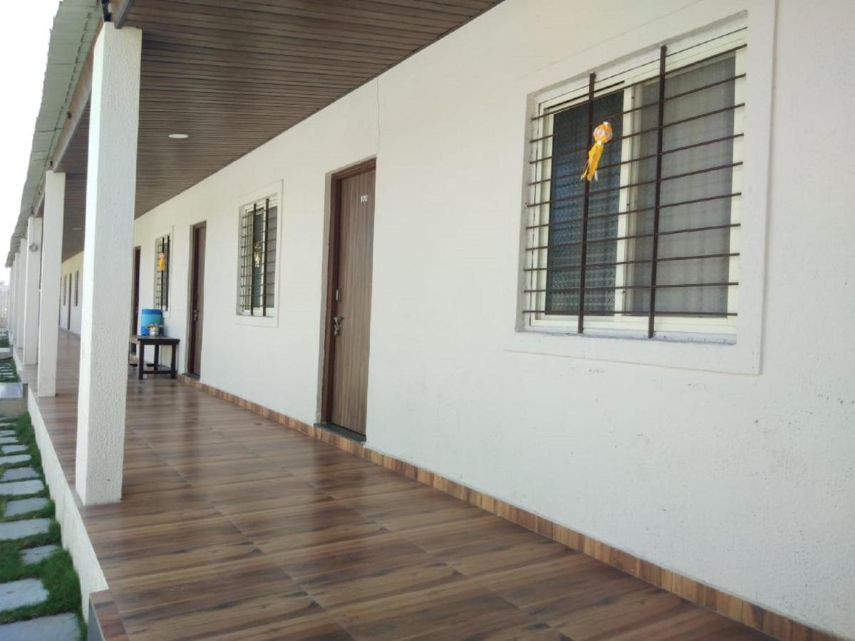 Hotel Krishna Exotica Ahmednagar Bagian luar foto